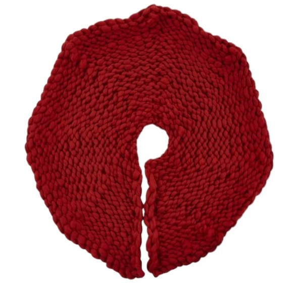 Holiday Time 48 Inch Red Chunky Knit Christmas Tree Skirt - Picture 3 of 7